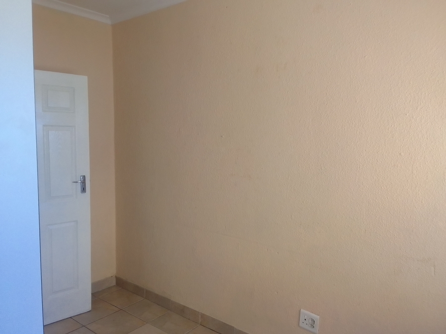 To Let 2 Bedroom Property for Rent in Mid Town North West